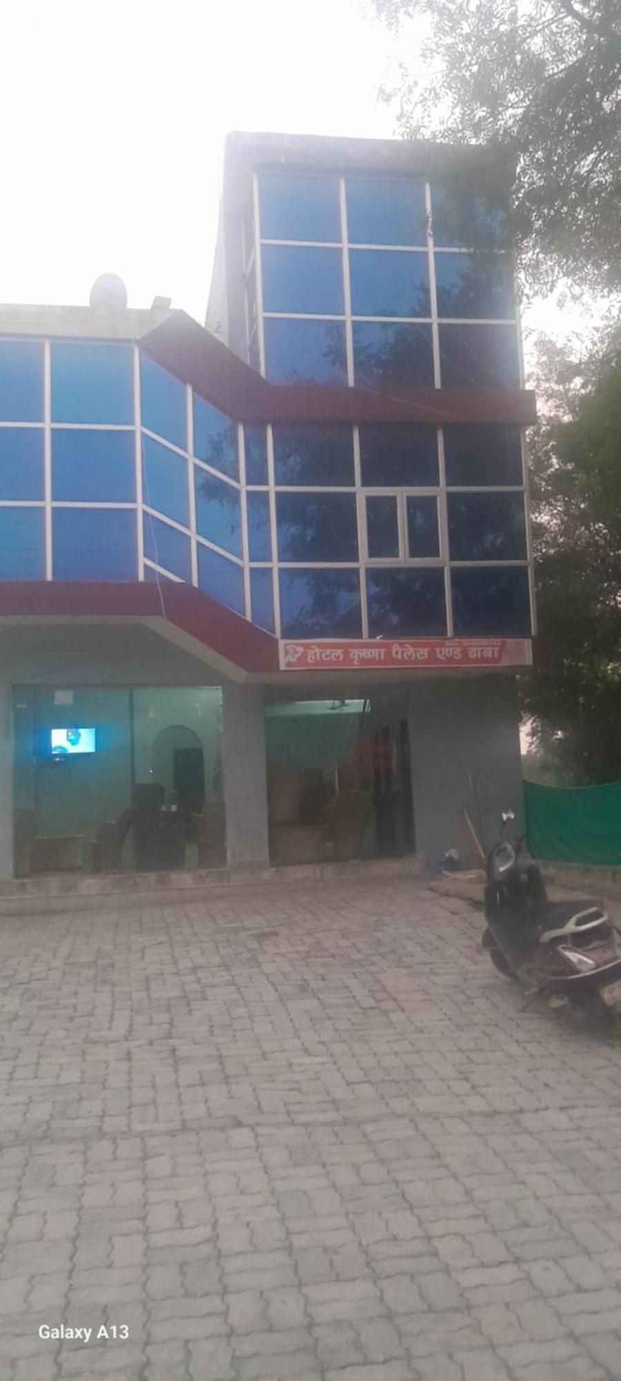 Krishna Hotel Agra  Buitenkant foto